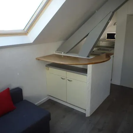 Appt 2 Pers Avec Terrasse Sud Proche Vieille Apartment *