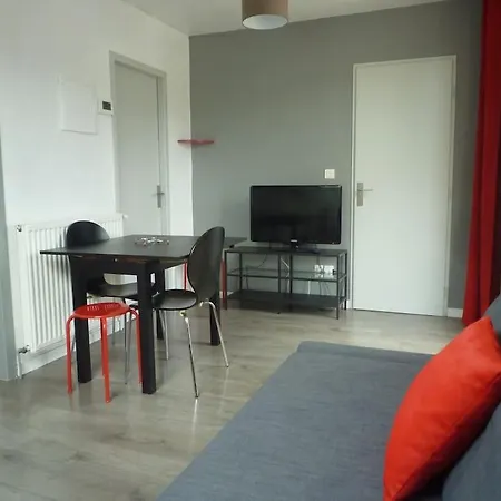 Appt 2 Pers Avec Terrasse Sud Proche Vieille * آنسي